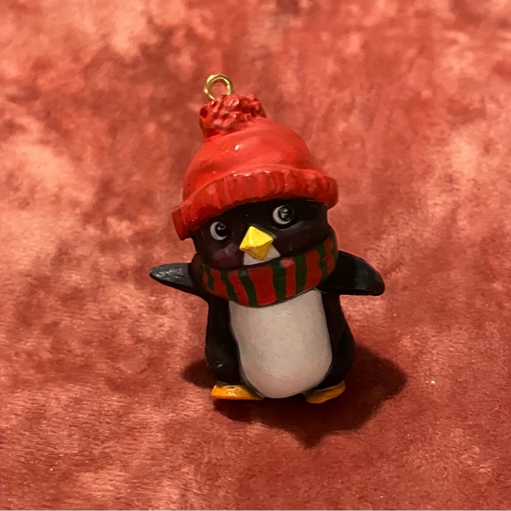 Vintage Hallmark Keepsake Perky Penguin Ornament